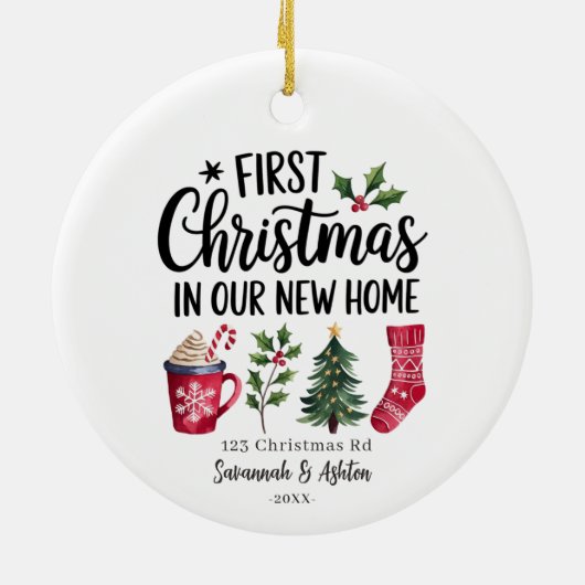 Nieuw huis gepersonaliseerd - Eerste kerst in ons  Keramisch Ornament (Achterkant)
