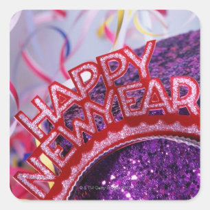 Nieuw jaar tiara en gesequineerd pet, met vierkante sticker