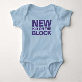Nieuw Kind op het Blok Woorden op een Baby odysuit Romper