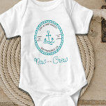 Nieuw op de Nautical Blauwgroen Boat Anchor Custom Romper<br><div class="desc">Een pasgeboren baby cadeau voor het nieuwe bemanningslid of als een bekendmakingscadeau aan vrienden en familie. Pas dit nautische ontwerp aan met de naam van de baby, het geboortejaar en de geboorteplaats (of de hailhaven). Het ontwerp kenmerkt lijst en bootanker in blauwgroen en wit kleurenpalet. Als je wilt dat dit...</div>