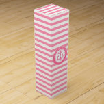 Nieuw startpunt - Nautical Pink Anchor Striped Wijn Geschenkdoos<br><div class="desc">NewparkLane - de Moderne Doos van de Ontwerp van de Wijn, met een heet roze striped patroon en een roze waterverf anker in een rond lijst, en verpakt rond citaat: Gefeliciteerd! Eenvoudig aan te passen door uw eigen tekst of naam toe te voegen. Dit verse, leuke, nautische ontwerp maakt het...</div>