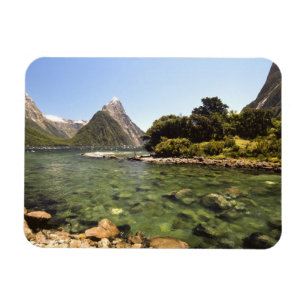 Nieuw-Zeeland, Mitre Peak, & Bowenrivier mondt uit Magneet