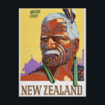 Nieuw-Zeeland Vintage Travel Poster teruggezet Briefkaart<br><div class="desc">Herstelde en digitaal verbeterde reproductie van een reisposter met een Maori-chef met gelaatsmoko,  huia-veren in zijn haar,  groenvormige oorslangen en wit haar met een snor. Onvolkomenheden verwijderd. Kleuren gecorrigeerd.</div>