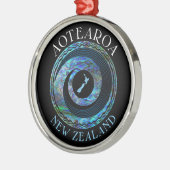 NIEUW-ZEELANDSE KORU PAUA KERSTVERSIERING METALEN ORNAMENT (Links)