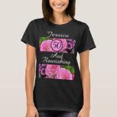 Nieuwe 50 en bloeiende roze bloem aangepaste naam t-shirt (Voorkant)