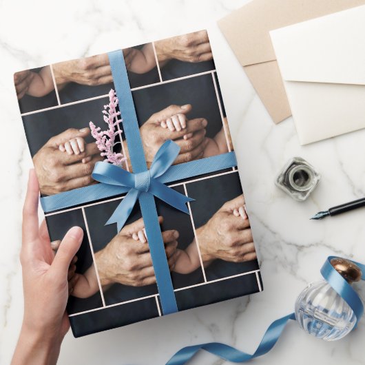Nieuwe baby' hand in mannenhand cadeaupapier (Geschenken)