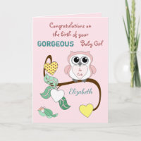 Nieuwe babymeisje roze met een leuke uil