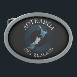 NIEUWE BUCKLE VAN ZEALAND FERN PAUA GESP<br><div class="desc">Klassieke kaart van Nieuw-Zeeland - in de levendige kleuren van de schaal van Paua.</div>