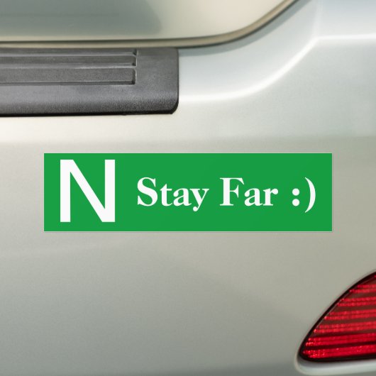 Nieuwe chauffeur blijft verre groene bumpersticker (Op auto)