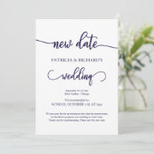 Nieuwe datum uitgestelde bruiloft Navy Blue Script Kaart (Staand voorkant)