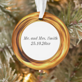 Nieuwe gehuwde gouden ring en nieuwe jaar cerami ornament