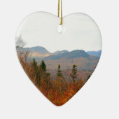 NIEUWE HAMPSHIRE-WITTE MOUNTAINEN KERAMISCH ORNAMENT (Rechts)