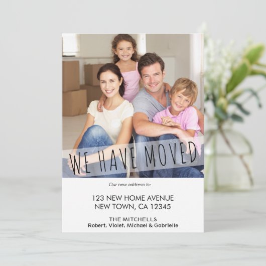 Nieuwe homefoon We hebben Skinny Font verplaatst Aankondiging (Staand voorkant)