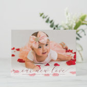 Nieuwe liefde elegante script 2 foto geboorteaanko kaart (Staand voorkant)