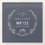 Nieuwe, met de hand getrokken flora glazen onderzetter<br><div class="desc">Een nieuw,  met de hand getekend bloemontwerp. Met ruimte voor de naam van de paren,  huisnummer,  adres en jaar. Een deel van een collectie. "achtergrondkleur kan worden gewijzigd</div>