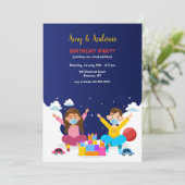 Nieuwe normale kinderen aan het spelen kaart (Staand voorkant)