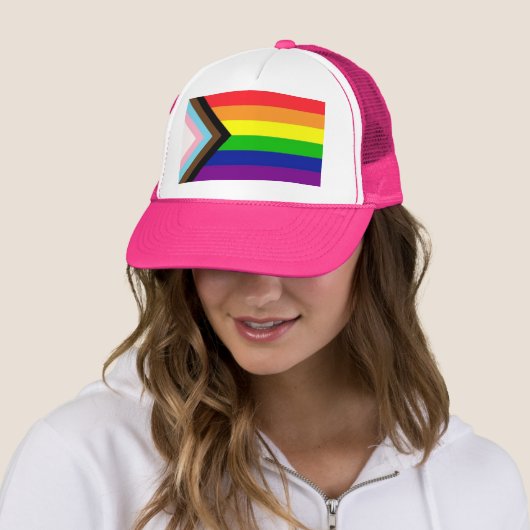 Nieuwe Pride Trucker Pet (In situ)
