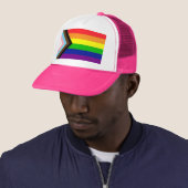 Nieuwe Pride Trucker Pet (In situ)
