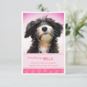 Nieuwe roze voetafdrukken voor meisjesbekendmaking aankondiging (Staand voorkant)