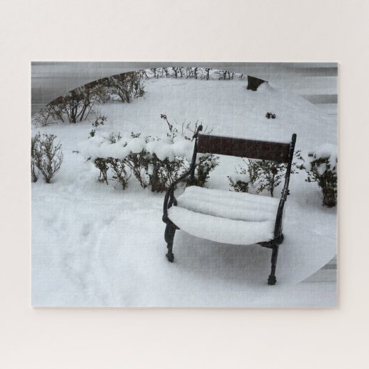 Nieuwe sneeuw op de stoel legpuzzel (Horizontaal)
