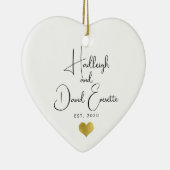 Nieuwgetrouwd Datum Ingesteld Script Gouden Hart Keramisch Ornament (Rechts)