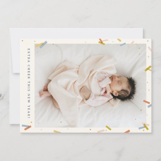Nieuwjaar Confetti Modern Birth Announcement Feestdagenkaart (Voorkant)