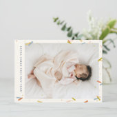 Nieuwjaar Confetti Modern Birth Announcement Feestdagenkaart (Staand voorkant)