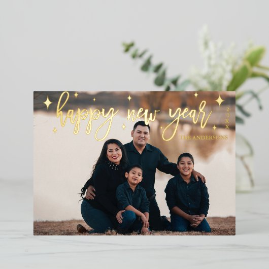 Nieuwjaar Gold Foil Foto Holiday in modern script Folie Feestdagenkaart (Staand Voorkant)