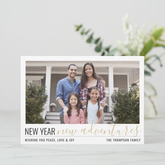 Nieuwjaar New Adventures 2 Photo Modern Gold Scrip Feestdagenkaart (Staand voorkant)
