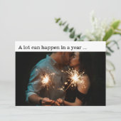 Nieuwjaarsaankondigingsfoto van verlovingskaart feestdagenkaart (Staand voorkant)