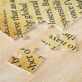 Nieuws papier met oud papier legpuzzel (Zijkant)