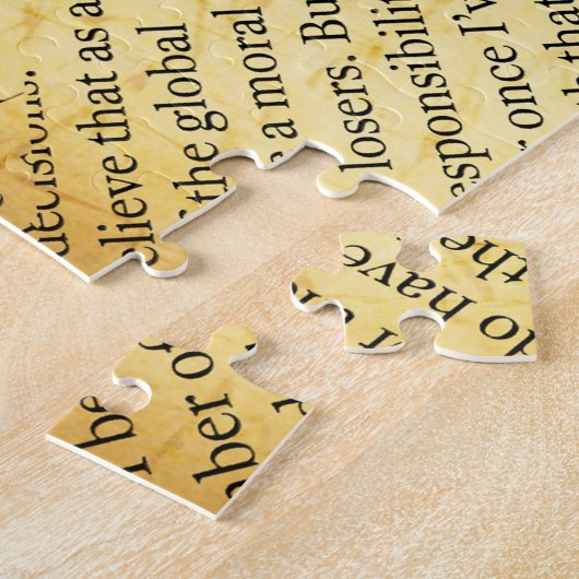 Nieuws papier met oud papier legpuzzel (Zijkant)