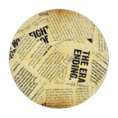 Nieuws papier met oud papier snijplank (Voorkant)