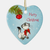 Nieuwsgierig kerstKat met een rode bol Keramisch Ornament (Rechts)