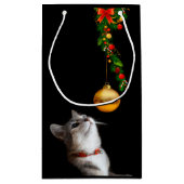 Nieuwsgierig kerstkatje klein cadeauzakje (Achterkant)