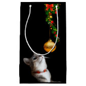 Nieuwsgierig kerstkatje klein cadeauzakje (Voorkant)