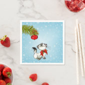 Nieuwsgierig keukenkat in een rode kerstbak servetten (Insitu)