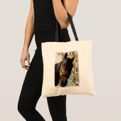 Nieuwsgierig paard dat door het keukenvenster kijk tote bag (Voorkant (product))