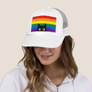 Nieuwsgierig Peeking Black Cat met Rainbow Flag Trucker Pet