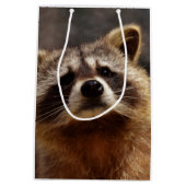 nieuwsgierige foto van Raccoon Medium Cadeauzakje (Achterkant)