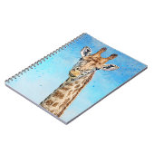 Nieuwsgierige Giraffe met Blue Confetti Sky Notitieboek (Linkerzijde)