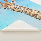 Nieuwsgierige Giraffe met Blue Confetti Sky Sherpa Deken (3/4)
