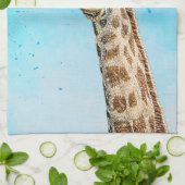 Nieuwsgierige Giraffe met Blue Confetti Sky Theedoek (Gevouwen)