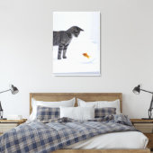 Nieuwsgierige kat die goudvis kijkt in de viskom canvas afdruk (Insitu (Slaapkamer))