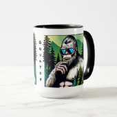 Nieuwsgierige Squatch met zonnebril Mok (Voorkant rechts)