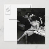 nieuwsleerlingen die zoenen in een resturaunt briefkaart (Voorkant / Achterkant)