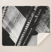 NIEUWSPAPERS OP DE WALSTREET JOURNAL RACK SHERPA DEKEN (Voorkant (horizontaal))