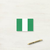 Nigeriaanse vlag post-it® notes (Op bureau)
