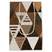 Nigerian patterns on a triangles background medium cadeauzakje (Achterkant)