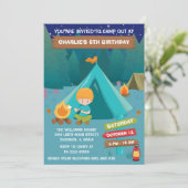 Night Camping Birthday Party Red Hair Boy Invitati Kaart (Staand voorkant)